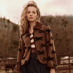 The Pasture Fleece Jacket in Light Hickory by The Great